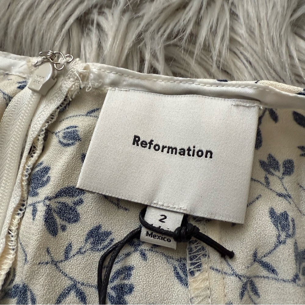 REFORMATION Zoe Floral Midi Skirt in Mykonos Size 2 NWOT - Picture 3 of 5